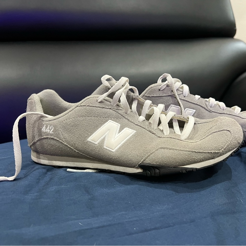 New Balance 442 size 9